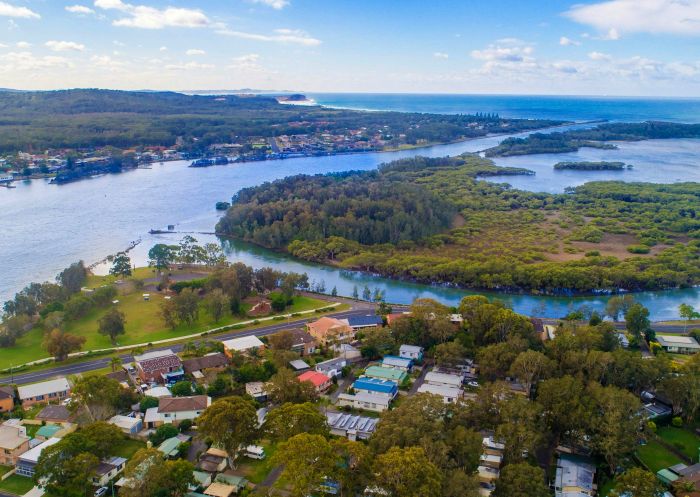 Aerial view of the caravan park at Dunbogan Caravan Park, Dunbogan